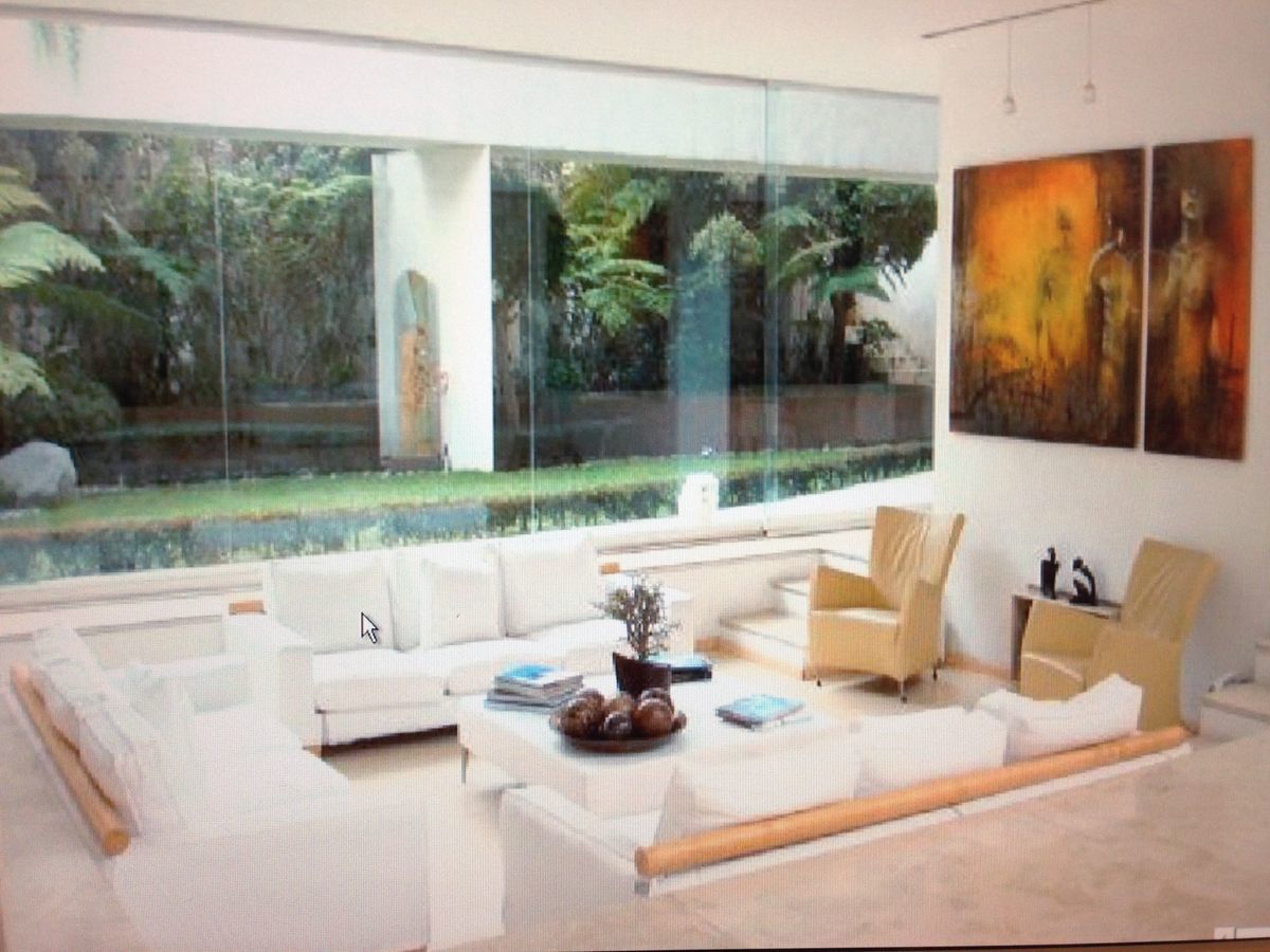 VENDO CASA DEL ARQ. ARAGONES EN BOSQUES