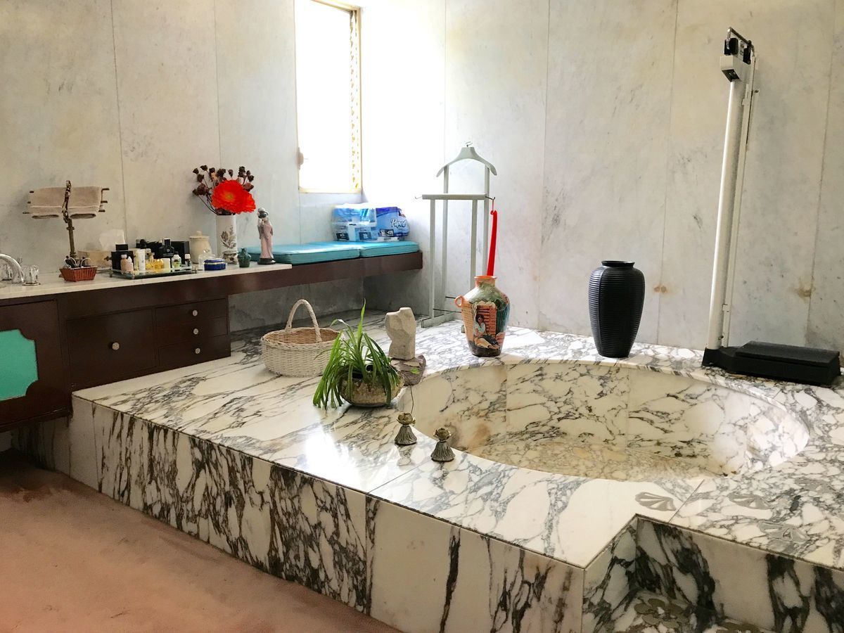 VENDO CASA PARA REMODELAR EN FUENTE DE NEPTUNO TECAMACHALCO