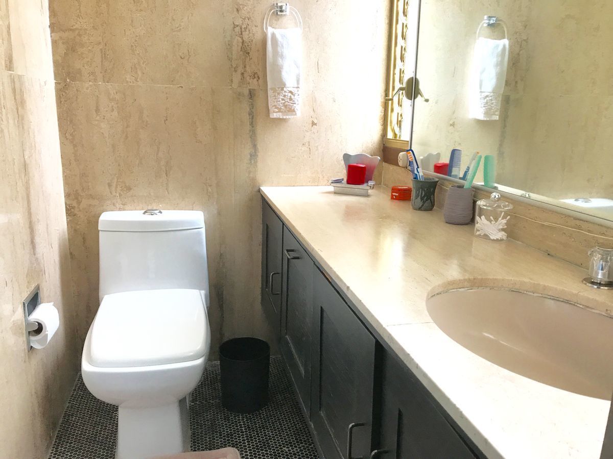 VENDO CASA PARA REMODELAR EN FUENTE DE NEPTUNO TECAMACHALCO