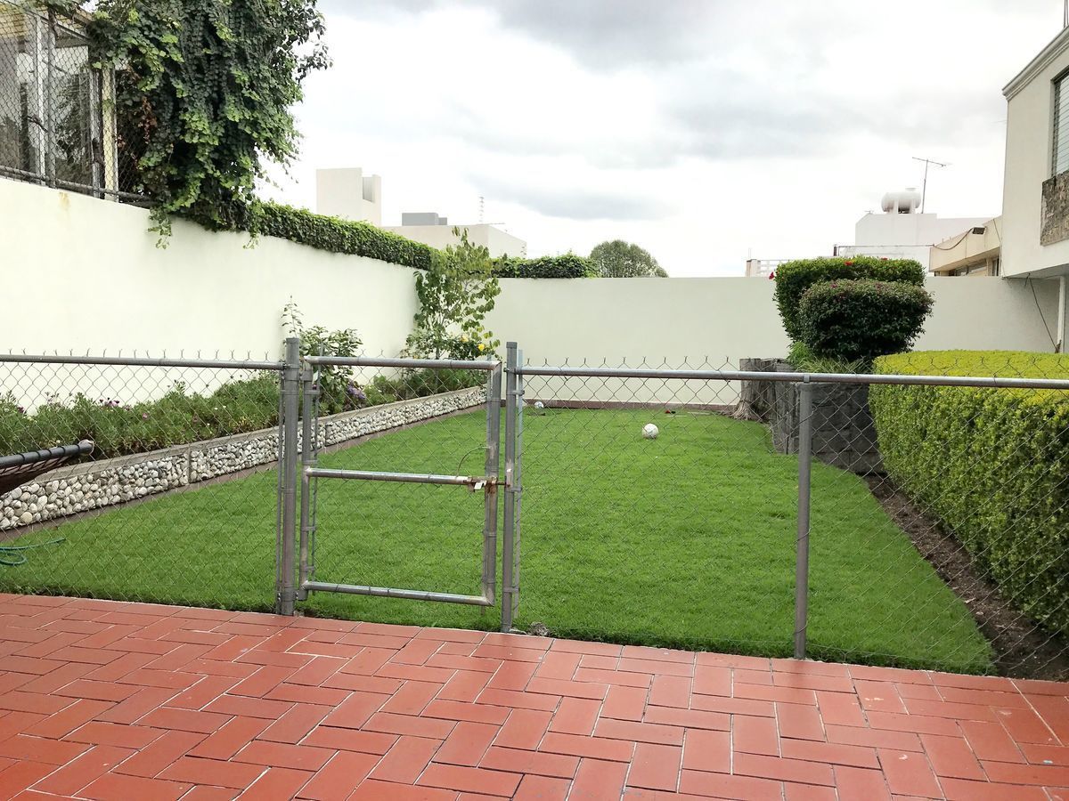 VENDO CASA PARA REMODELAR EN FUENTE DE NEPTUNO TECAMACHALCO