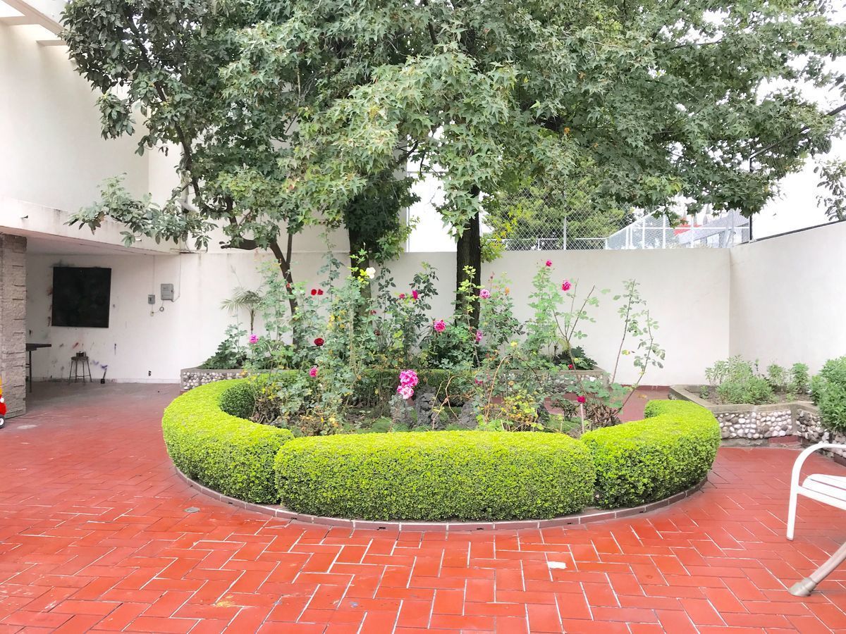 VENDO CASA PARA REMODELAR EN FUENTE DE NEPTUNO TECAMACHALCO