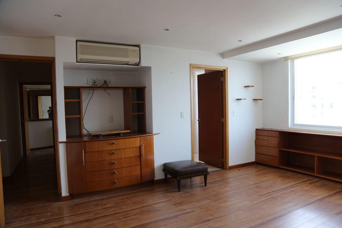 VENDO DEPARTAMENTO EN TORRE GIRALTA SANTA FE CON 4 ESTACIONAMIENTOS