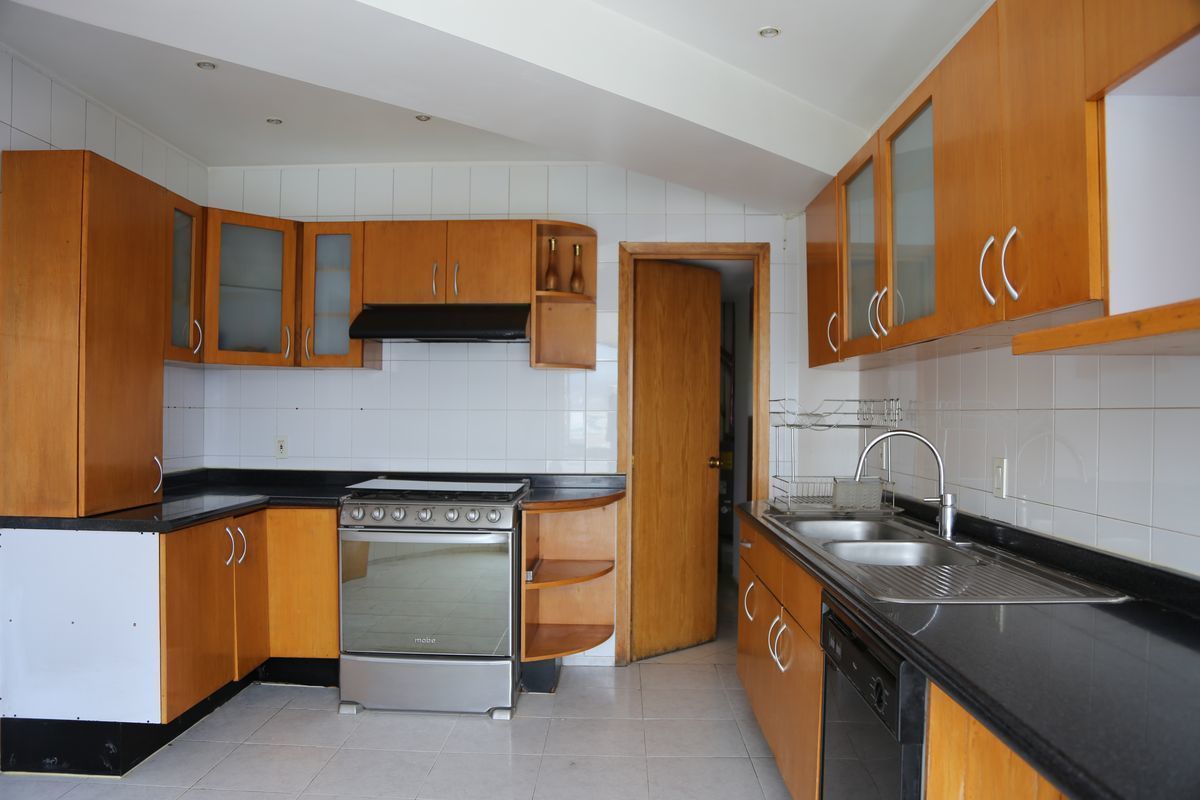 VENDO DEPARTAMENTO EN TORRE GIRALTA SANTA FE CON 4 ESTACIONAMIENTOS