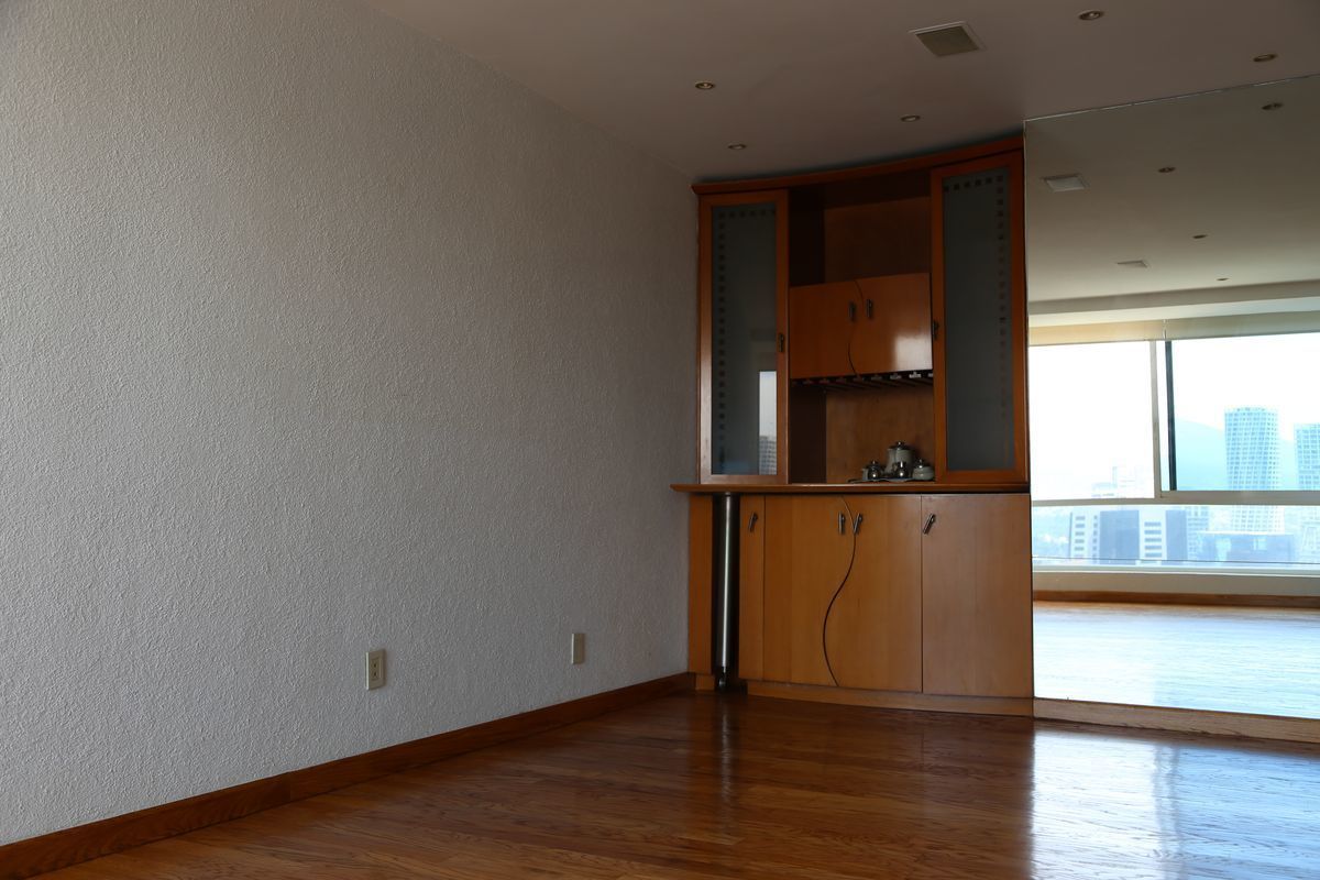 VENDO DEPARTAMENTO EN TORRE GIRALTA SANTA FE CON 4 ESTACIONAMIENTOS