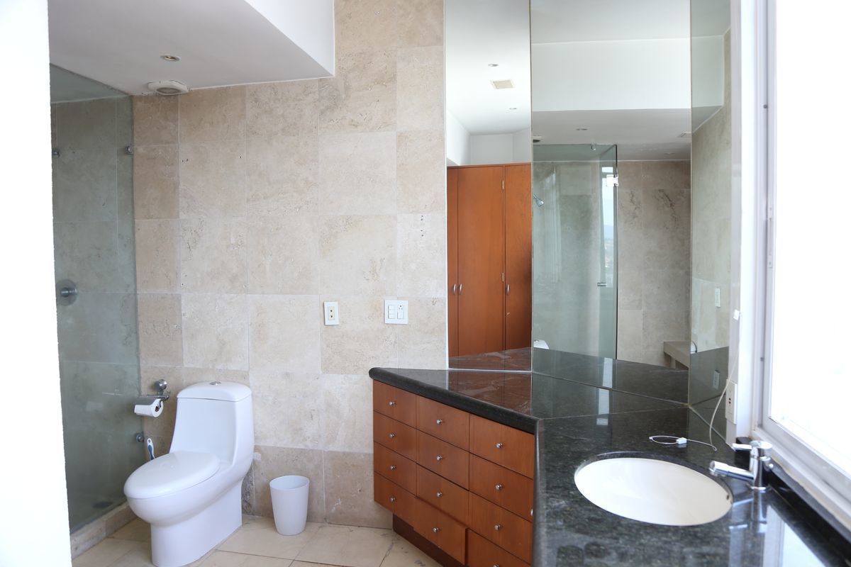 VENDO DEPARTAMENTO EN TORRE GIRALTA SANTA FE CON 4 ESTACIONAMIENTOS