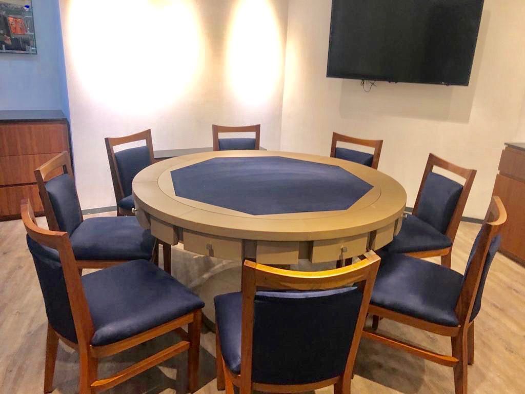 VENDO CASA EN LOMAS HIPODROMO REMODELADA