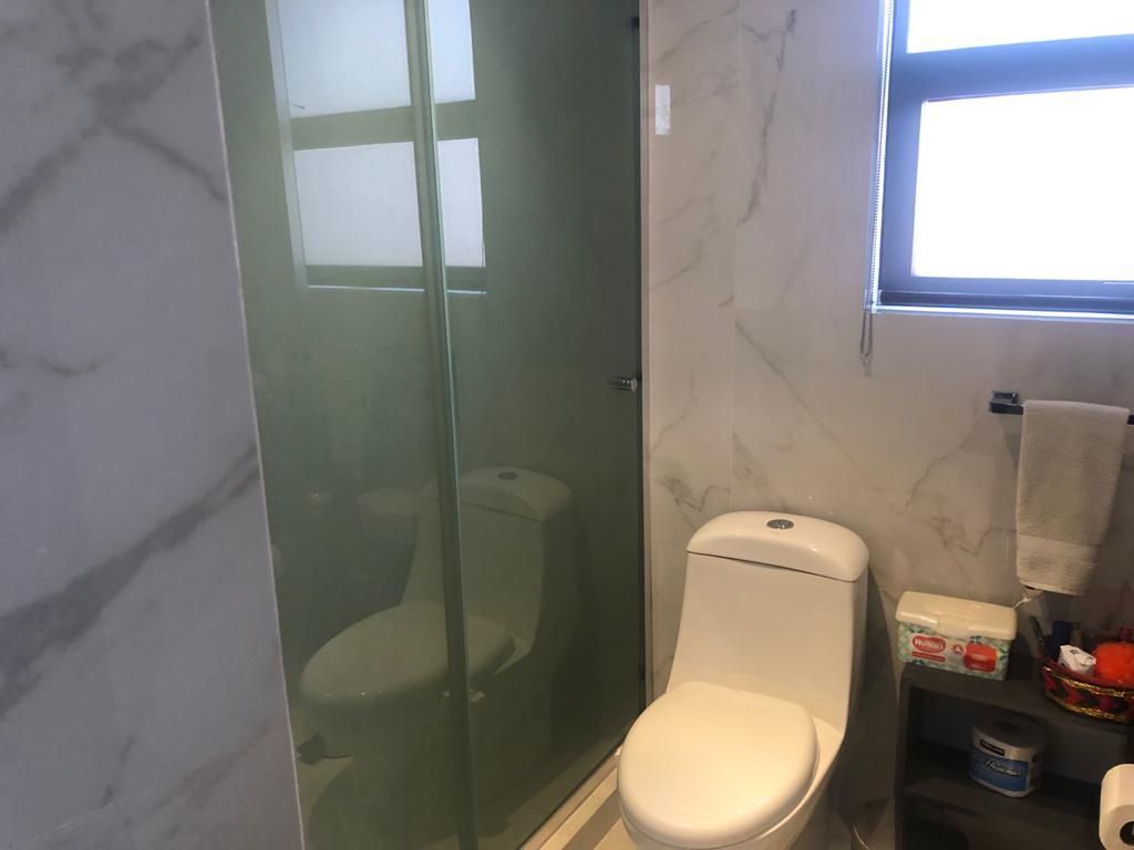 VENDO CASA EN LOMAS HIPODROMO REMODELADA