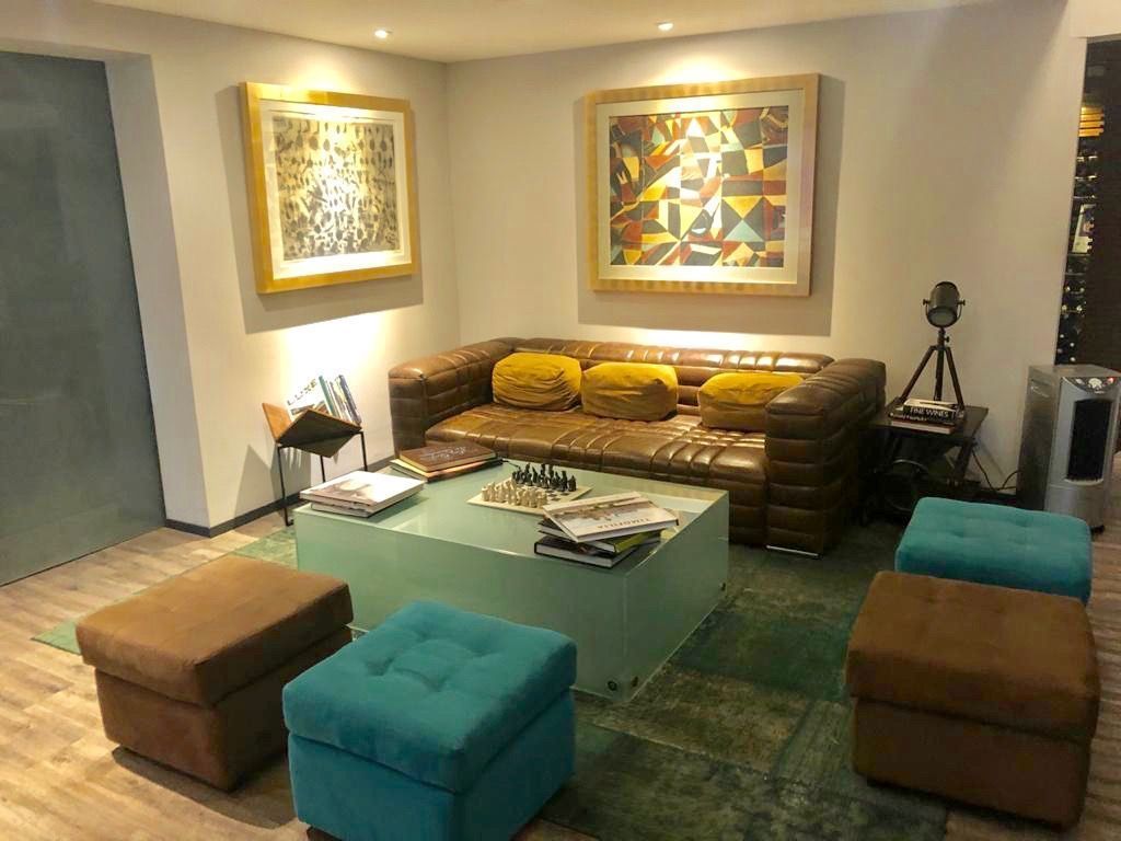 VENDO CASA EN LOMAS HIPODROMO REMODELADA
