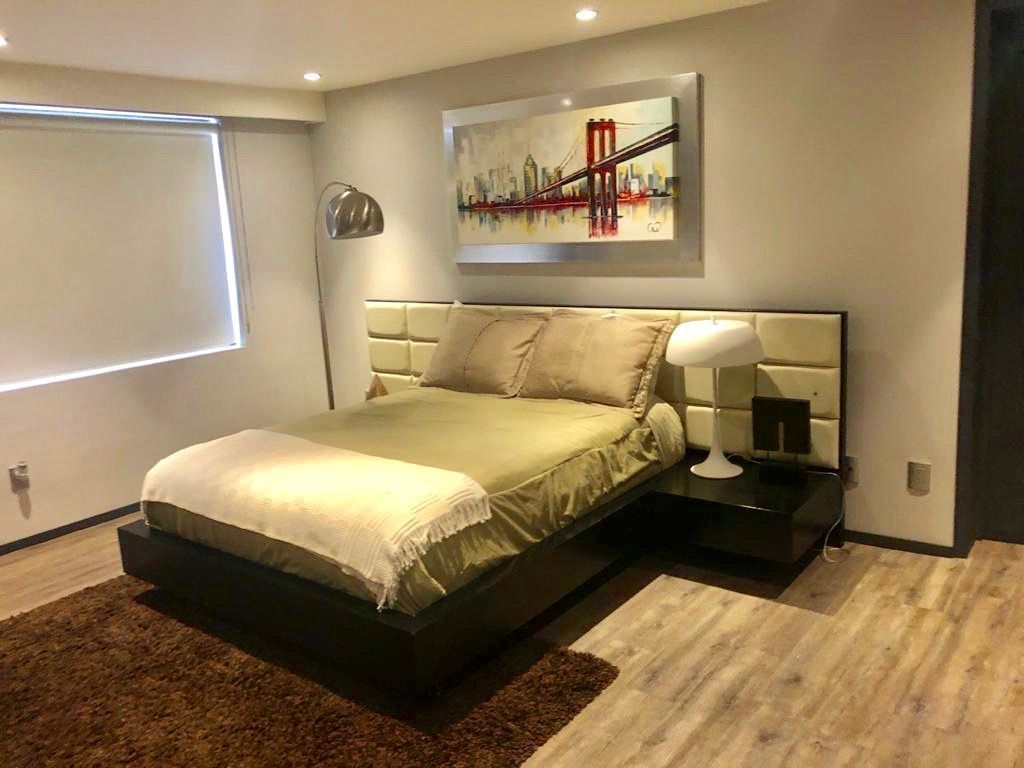 VENDO CASA EN LOMAS HIPODROMO REMODELADA