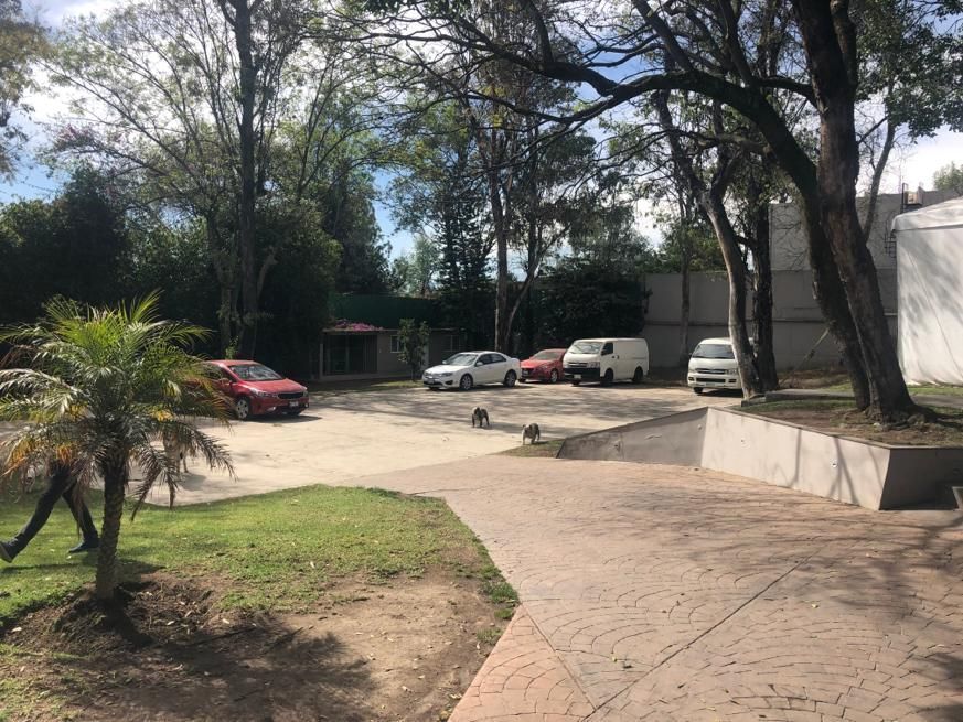VENDO CASA EN LOMAS HIPODROMO REMODELADA