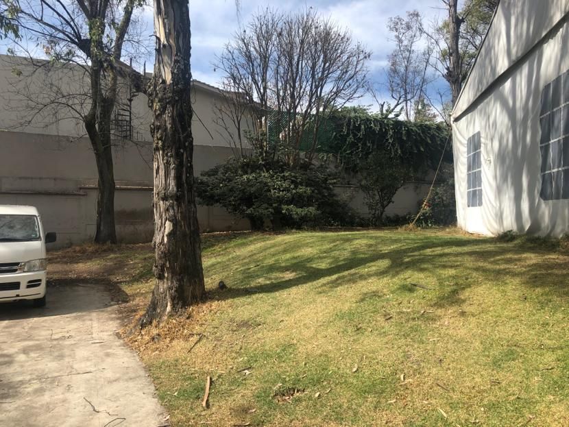 VENDO CASA EN LOMAS HIPODROMO REMODELADA