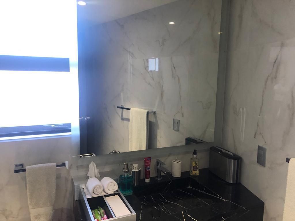 VENDO CASA EN LOMAS HIPODROMO REMODELADA