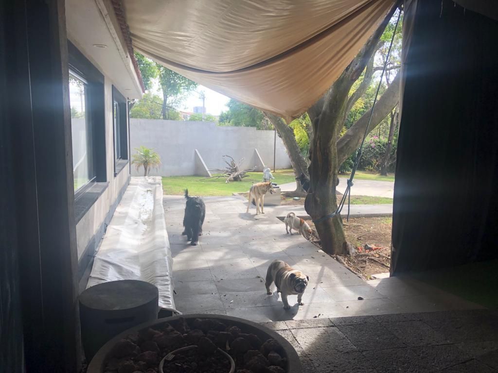 VENDO CASA EN LOMAS HIPODROMO REMODELADA