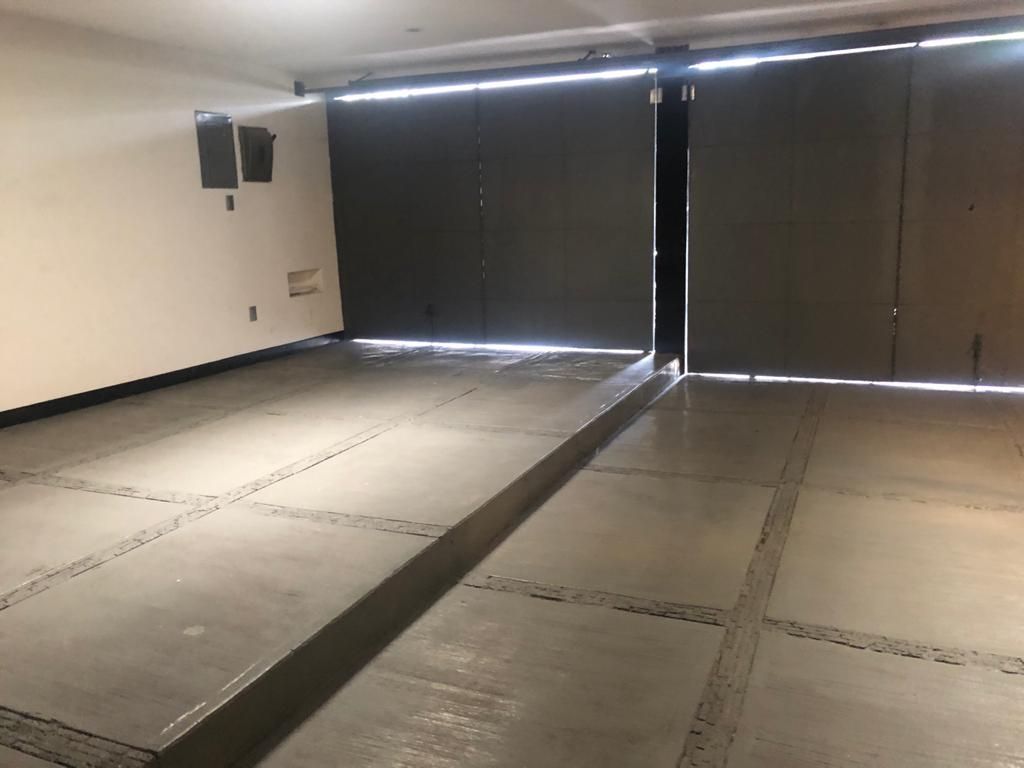 VENDO CASA EN LOMAS HIPODROMO REMODELADA