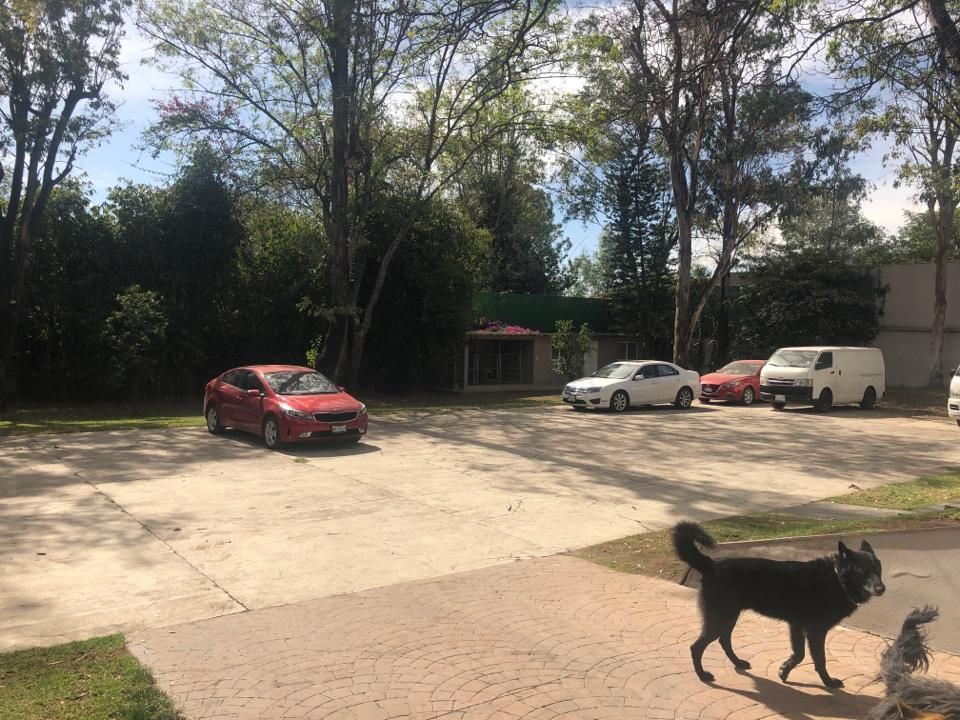 VENDO CASA EN LOMAS HIPODROMO REMODELADA