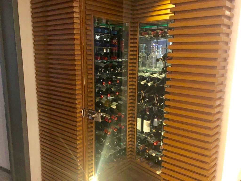 VENDO CASA EN LOMAS HIPODROMO REMODELADA