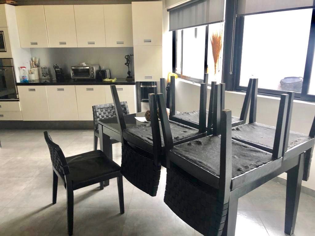 VENDO CASA EN LOMAS HIPODROMO REMODELADA