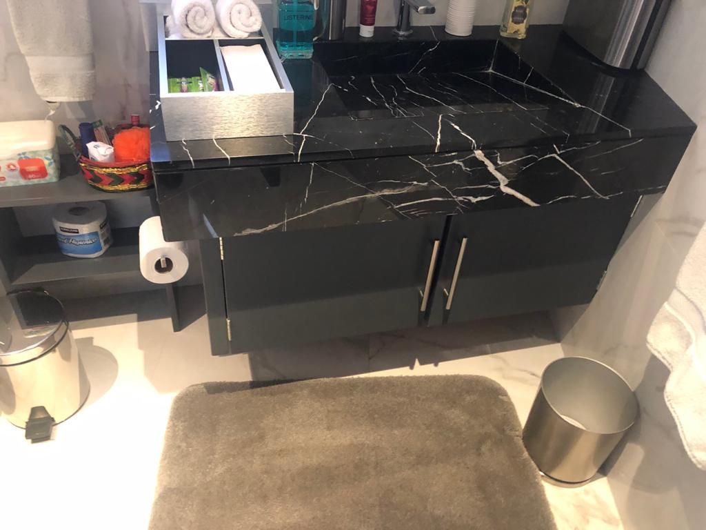 VENDO CASA EN LOMAS HIPODROMO REMODELADA