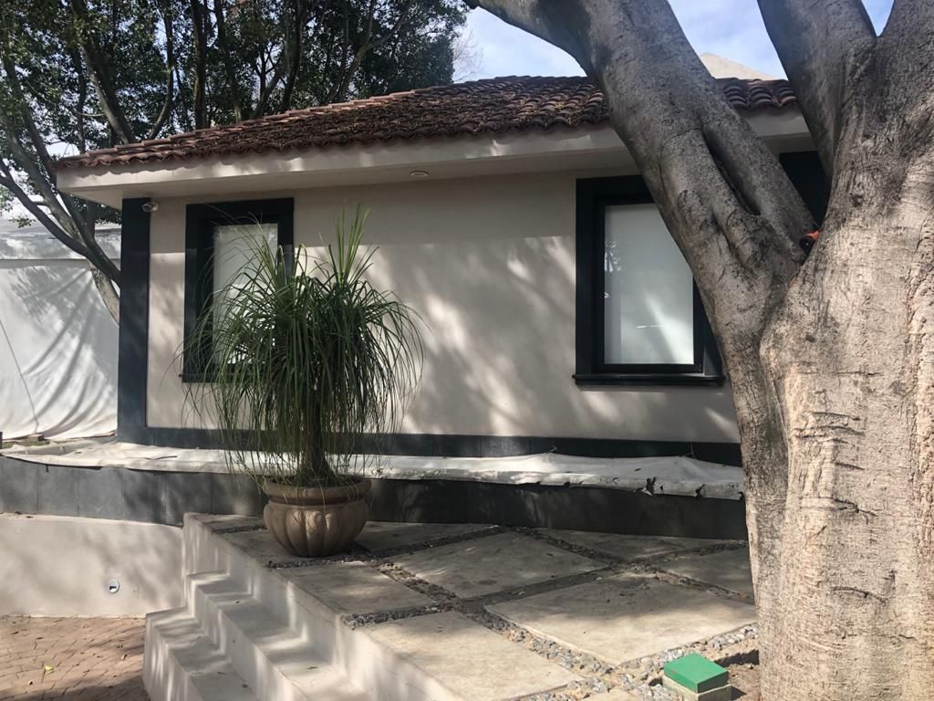 VENDO CASA EN LOMAS HIPODROMO REMODELADA