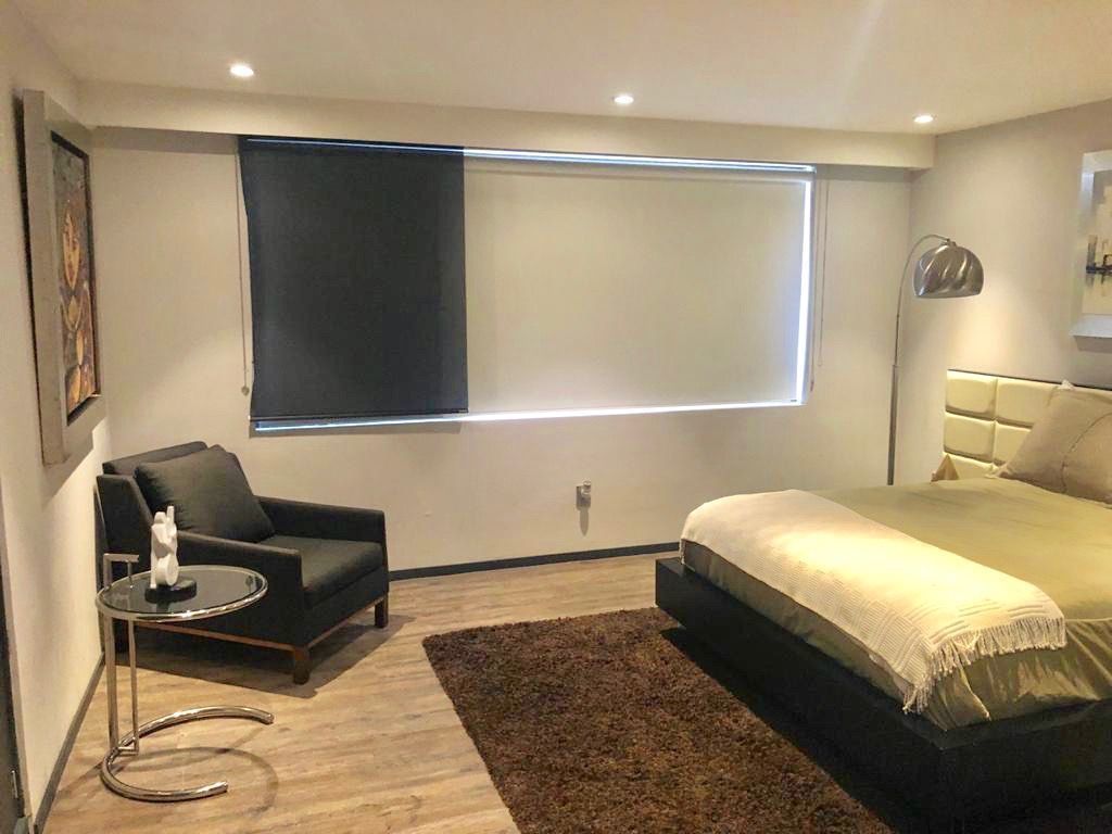 VENDO CASA EN LOMAS HIPODROMO REMODELADA