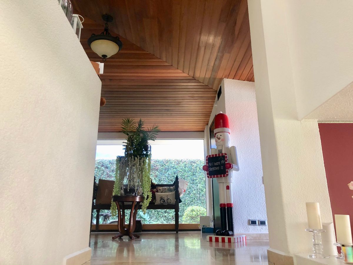 VENDO CASA EN BOSQUES DE LAS LOMAS EN PIRULES