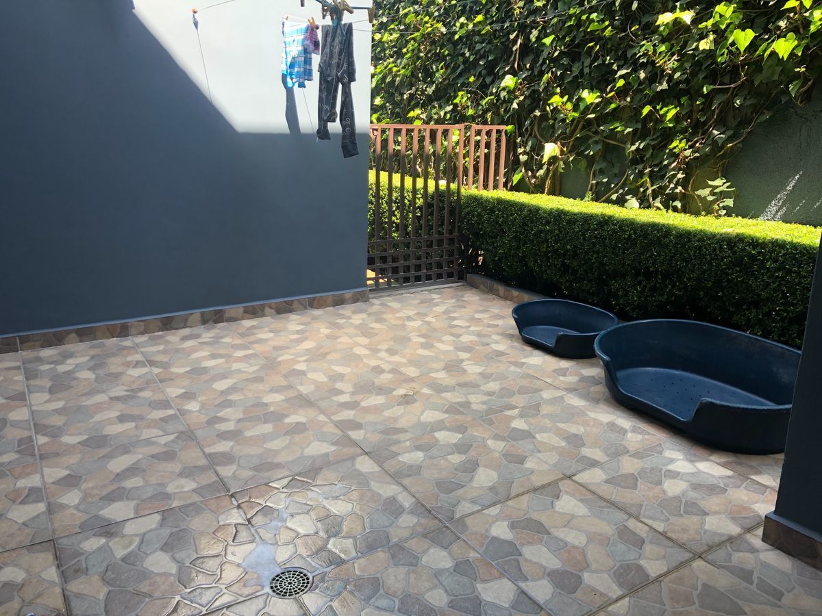 VENDO CASA EN BOSQUES DE LAS LOMAS EN PIRULES