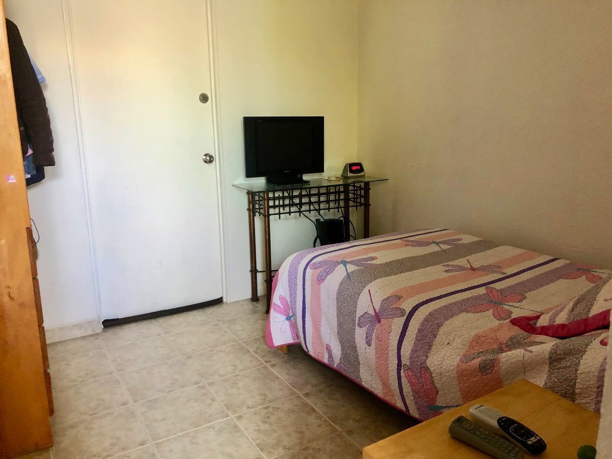 VENDO CASA EN BOSQUES DE LAS LOMAS EN PIRULES