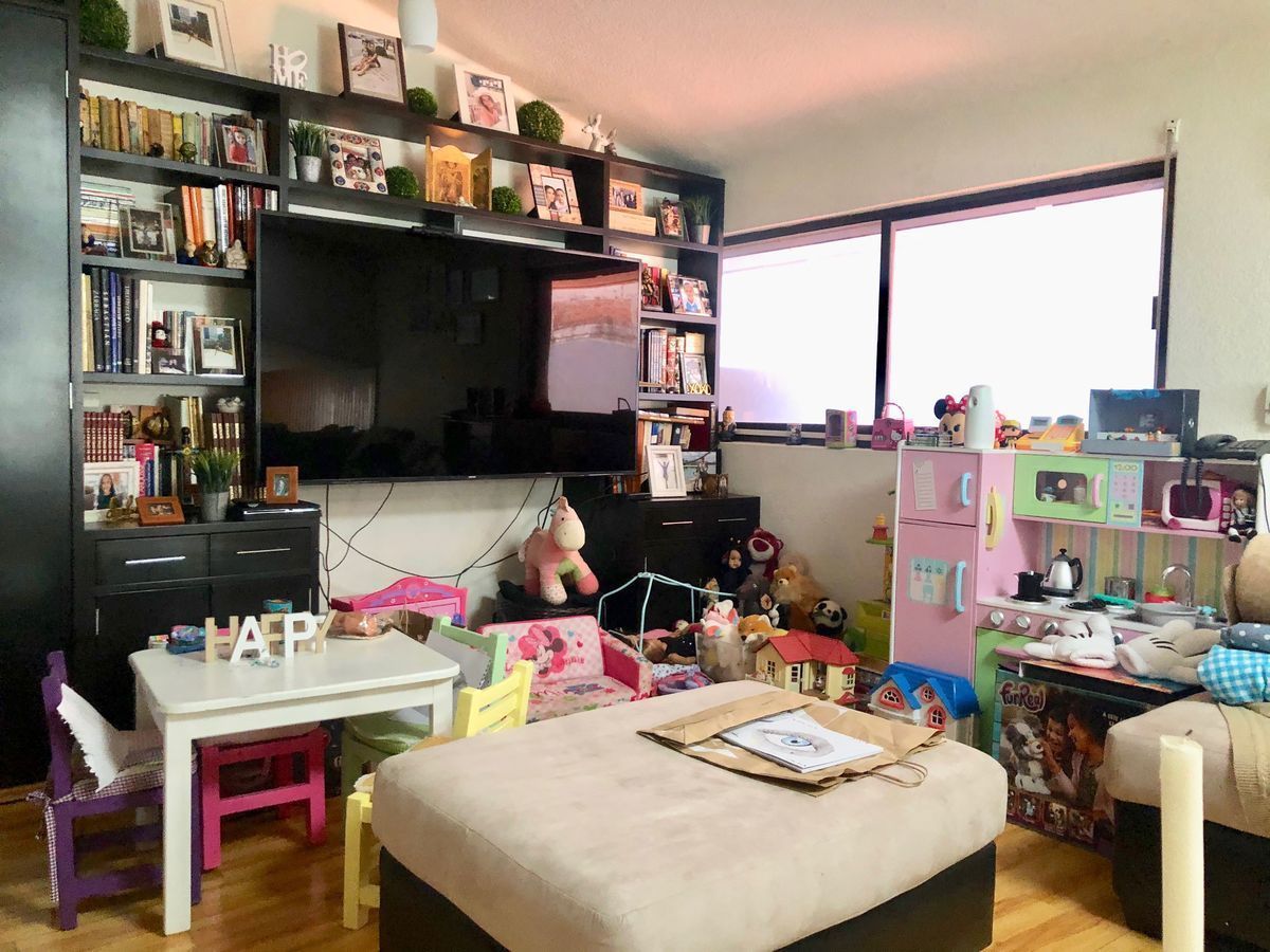 VENDO CASA EN BOSQUES DE LAS LOMAS EN PIRULES