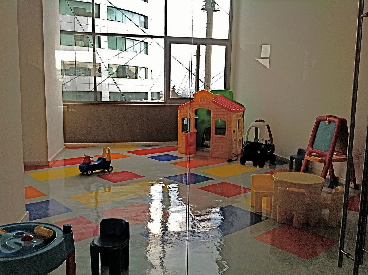 VENDO DEPARTAMENTO EN PARQUE INTERLOMAS CON TERRAZA