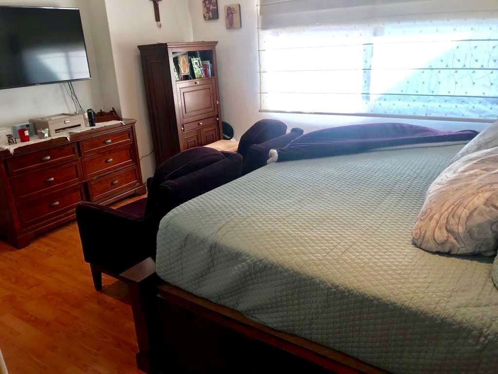 VENDO CASA CON DOBLE SEGURIDAD EN INTERLOMAS