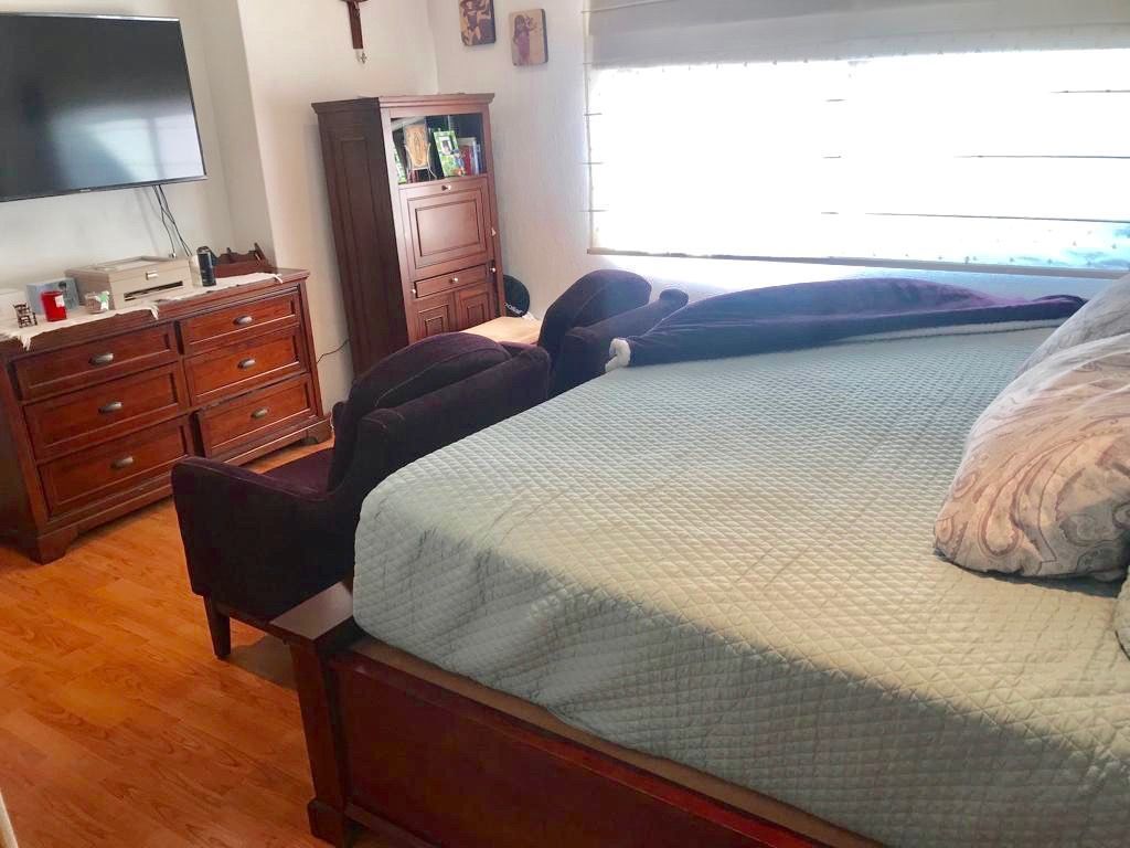 VENDO CASA CON DOBLE SEGURIDAD EN INTERLOMAS