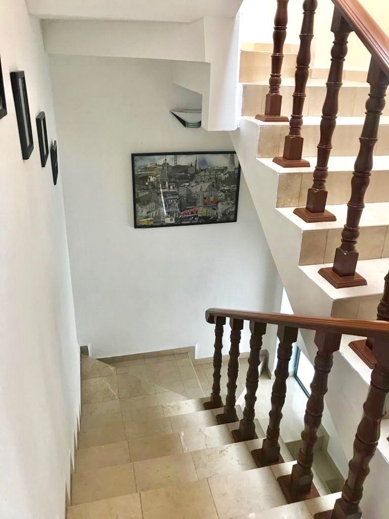 VENDO CASA CON DOBLE SEGURIDAD EN INTERLOMAS