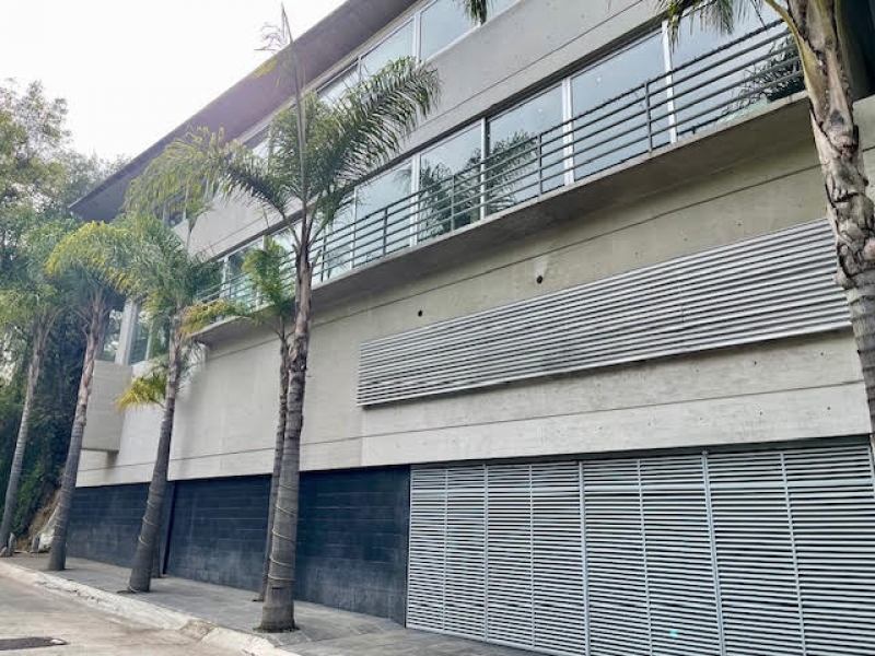 CASA EN RENTA EN CERRADA AMUEBLADA Y EQUIPADA - DERECHO - LOMAS ANAHUAC 