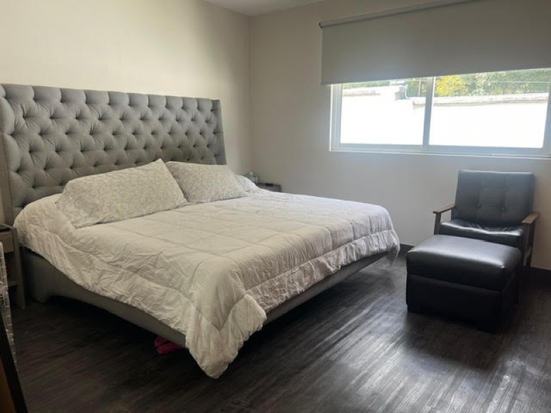 CASA EN VENTA EN PRIVADA- R�?MULO OFARRIL (ATRÁS CENTRO LIBAN�?S)-OLIVAR DE LOS PADRES 
