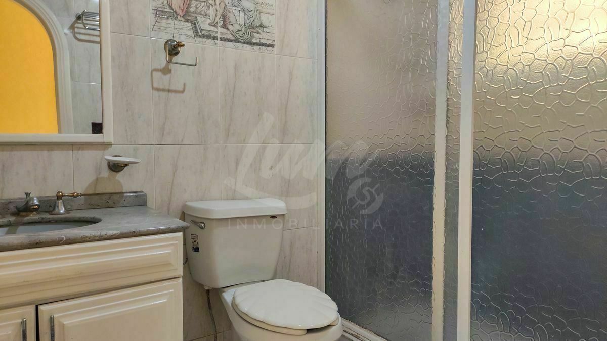 RENTA DE CASA EN BARRIO 18, 3 NIVELES