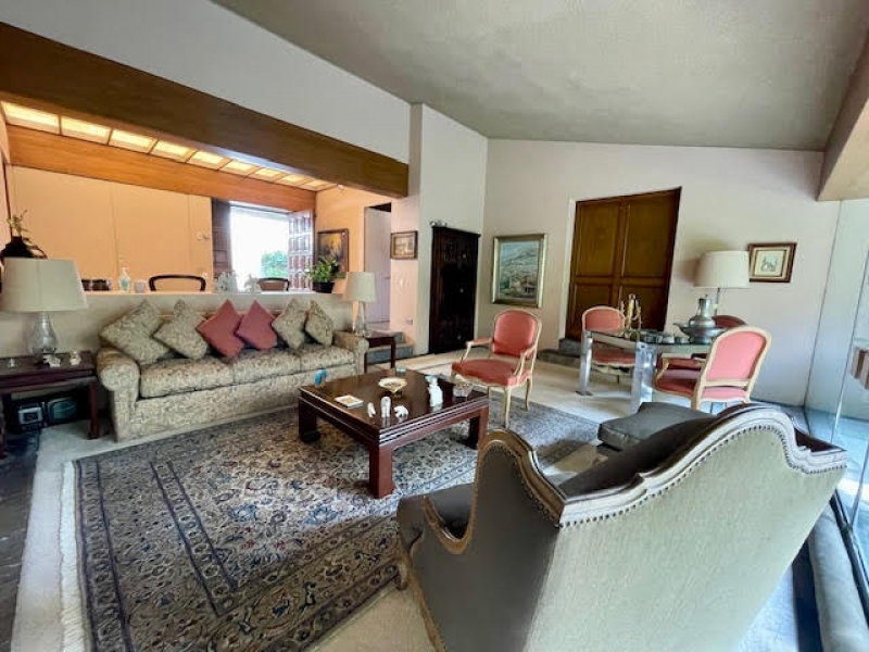 VENTA CASA PARA REMODELAR - BOSQUE DE FRESNOS - BOSQUES DE LAS LOMAS