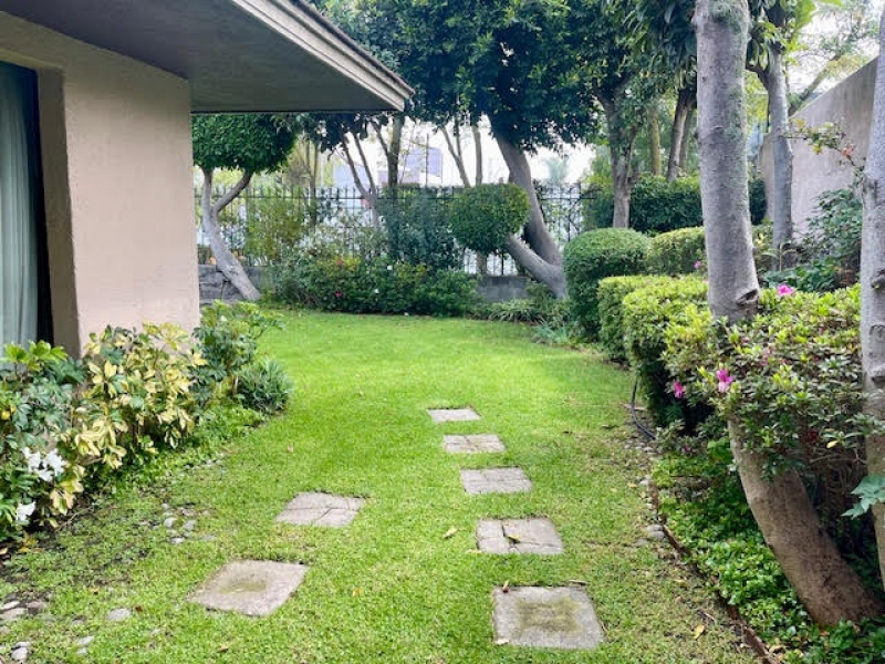 VENTA CASA PARA REMODELAR - BOSQUE DE FRESNOS - BOSQUES DE LAS LOMAS