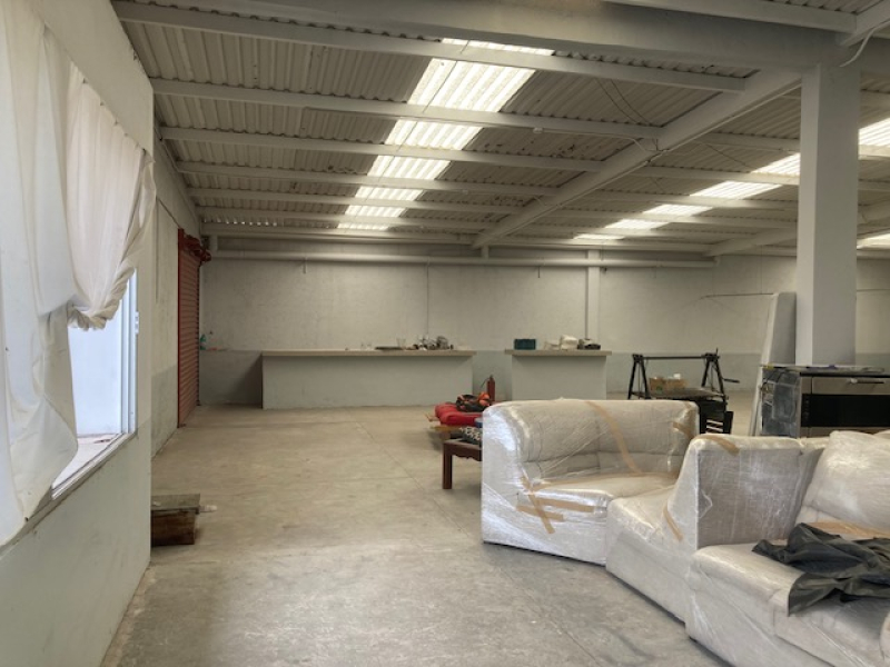 BODEGA EN VENTA En Toluca, PRECIO REBAJADO Uso De Suelo COMERCIAL Cerca Del Aeropuerto