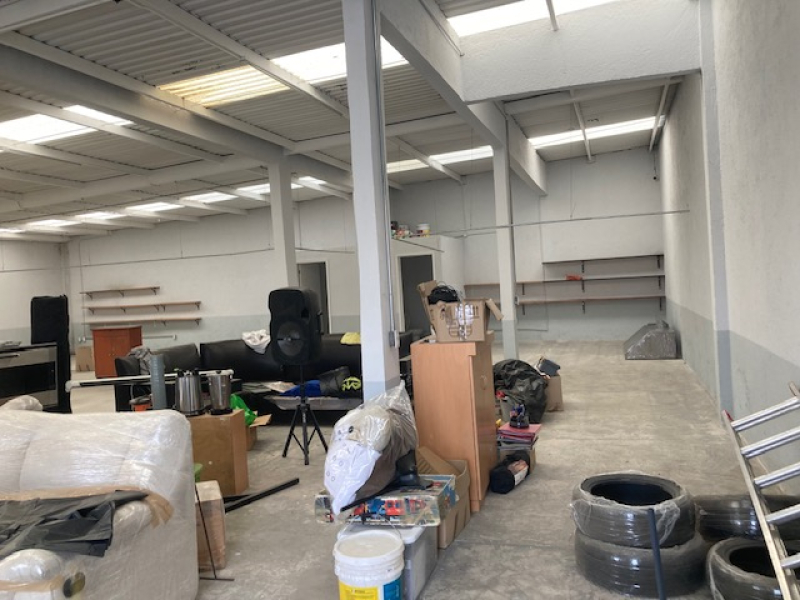 BODEGA EN VENTA En Toluca, PRECIO REBAJADO Uso De Suelo COMERCIAL Cerca Del Aeropuerto