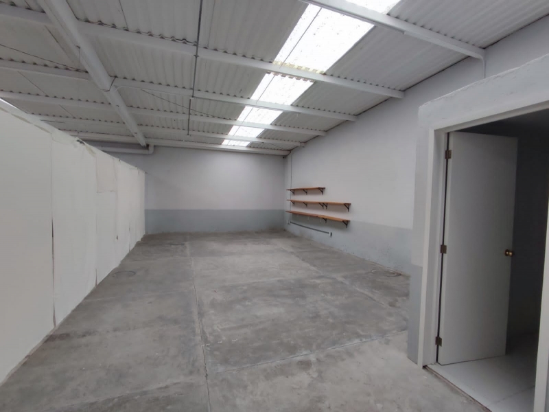BODEGA EN VENTA En Toluca, PRECIO REBAJADO Uso De Suelo COMERCIAL Cerca Del Aeropuerto