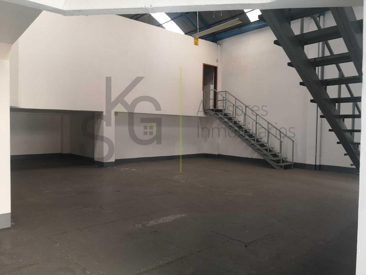 Bodega Industrial con Oficinas- Naucalpan de Juárez