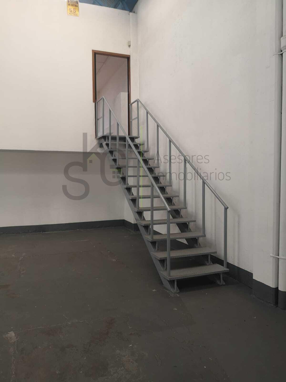 Bodega Industrial con Oficinas- Naucalpan de Juárez