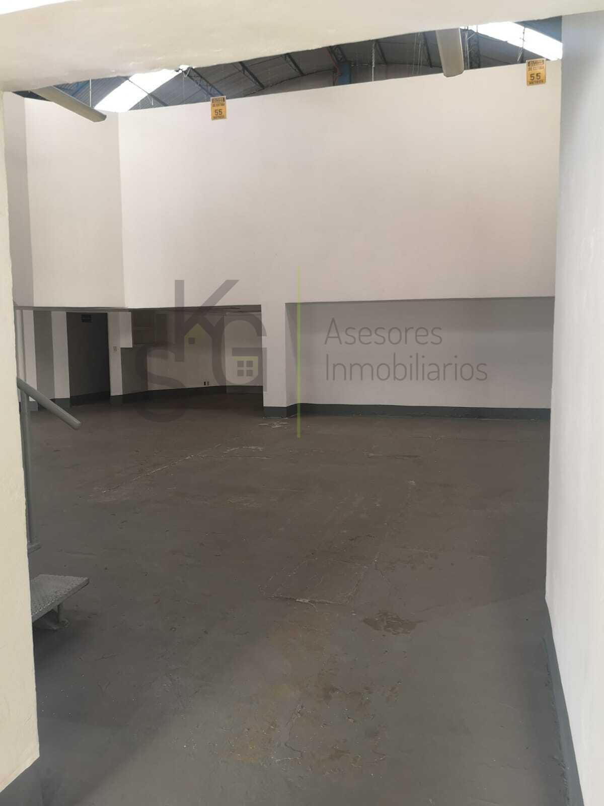 Bodega Industrial con Oficinas- Naucalpan de Juárez