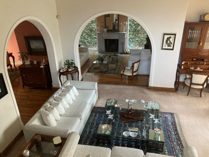 Casa En VENTA En Lomas De Chapultepec Como Terreno O Para Remodelar 