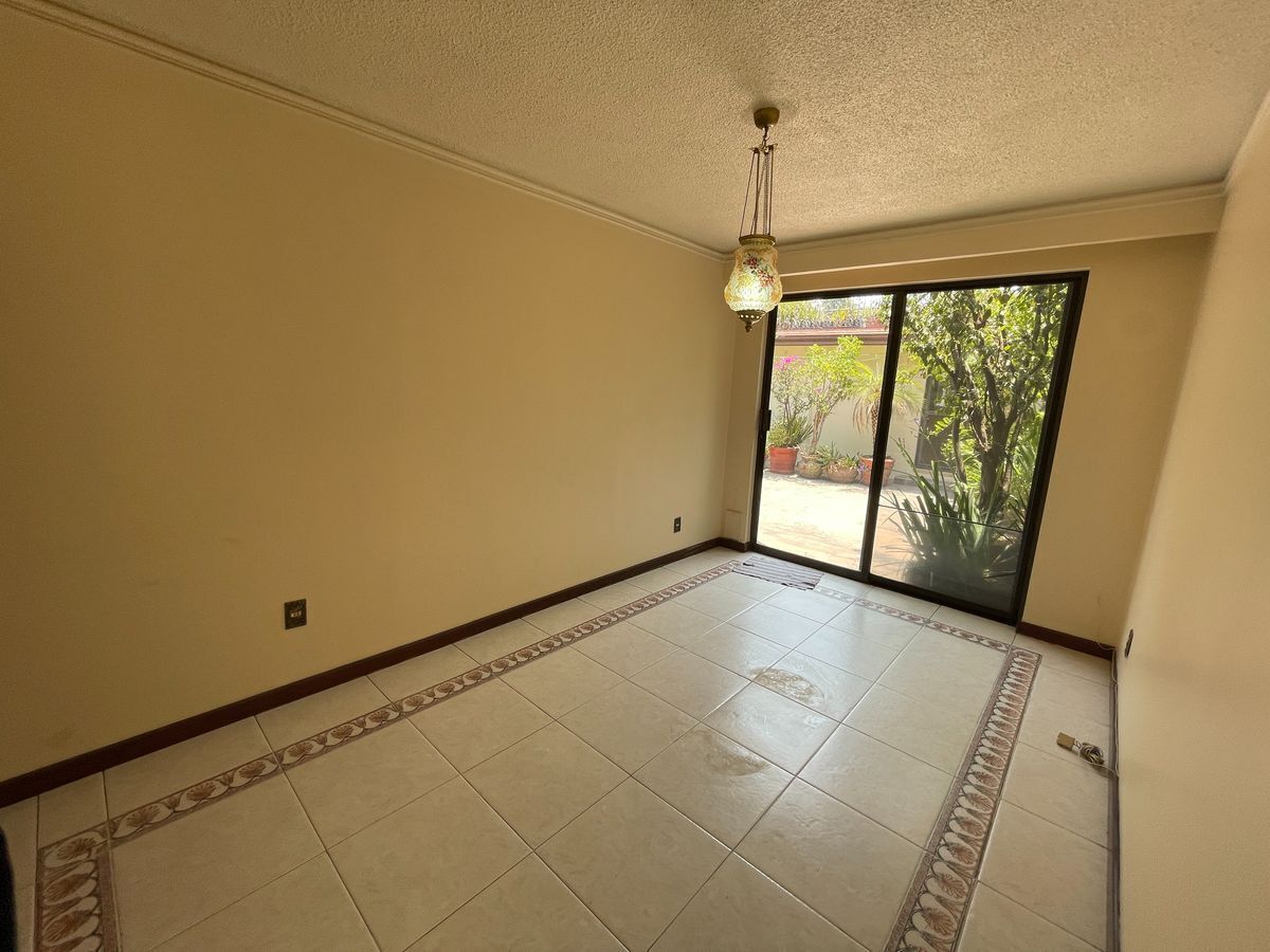 CASA EN VENTA EN LA HERRADURA