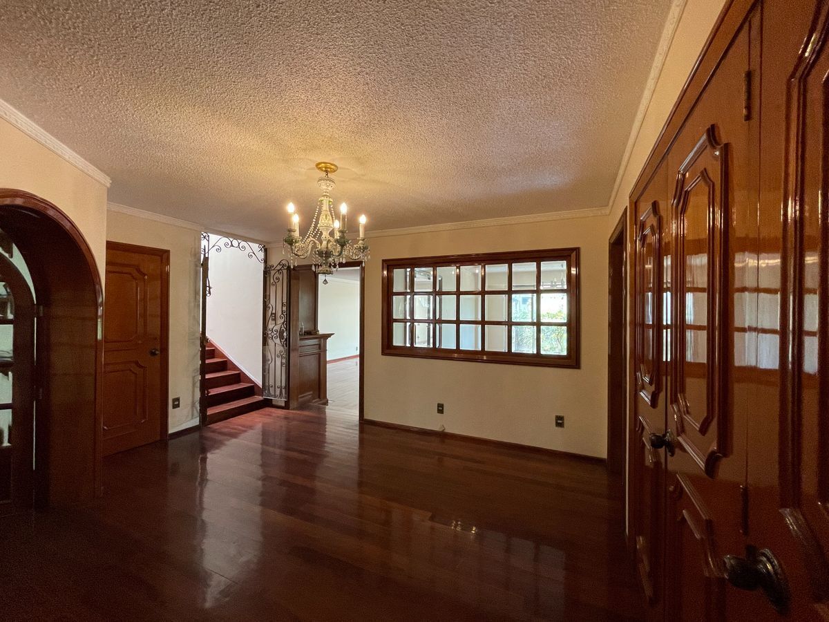 CASA EN VENTA EN LA HERRADURA