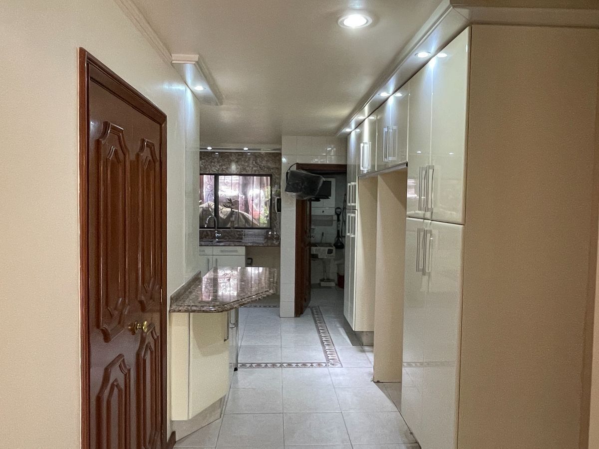 CASA EN VENTA EN LA HERRADURA