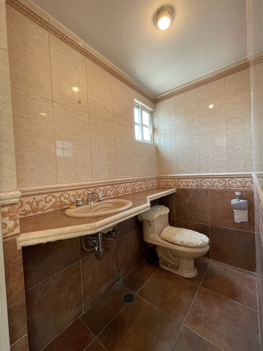 CASA EN VENTA EN LA HERRADURA