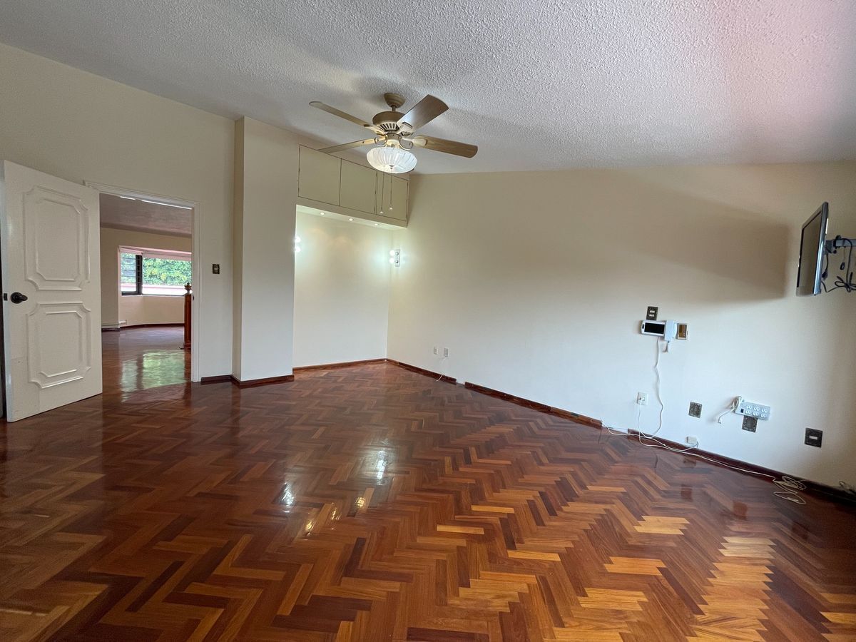 CASA EN VENTA EN LA HERRADURA