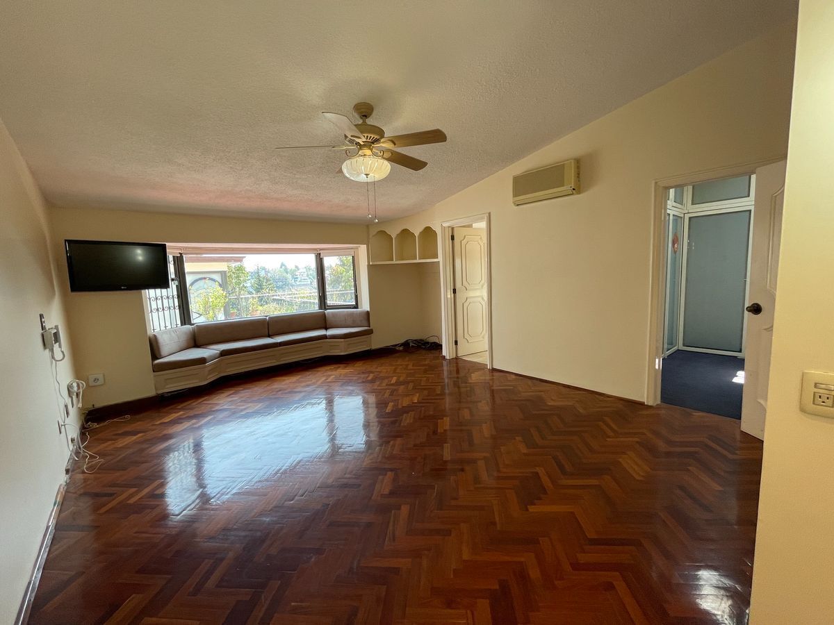 CASA EN VENTA EN LA HERRADURA
